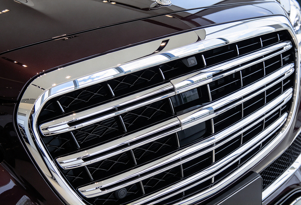 Polished vehicle grille